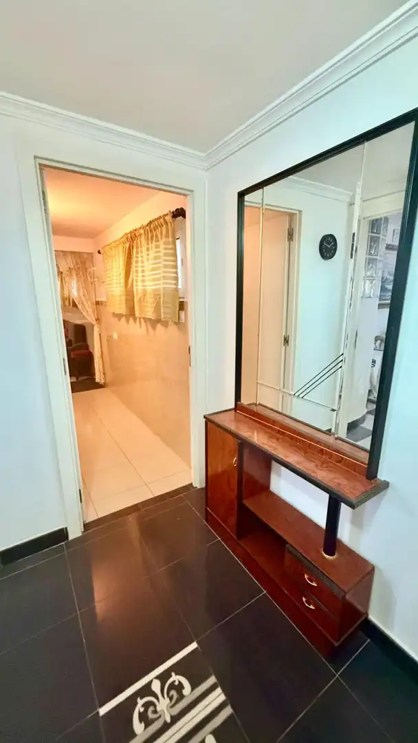Wohnung zum Verkauf in Torremolinos mit Klimaanlage, Terrasse und Gemeinschaftspool