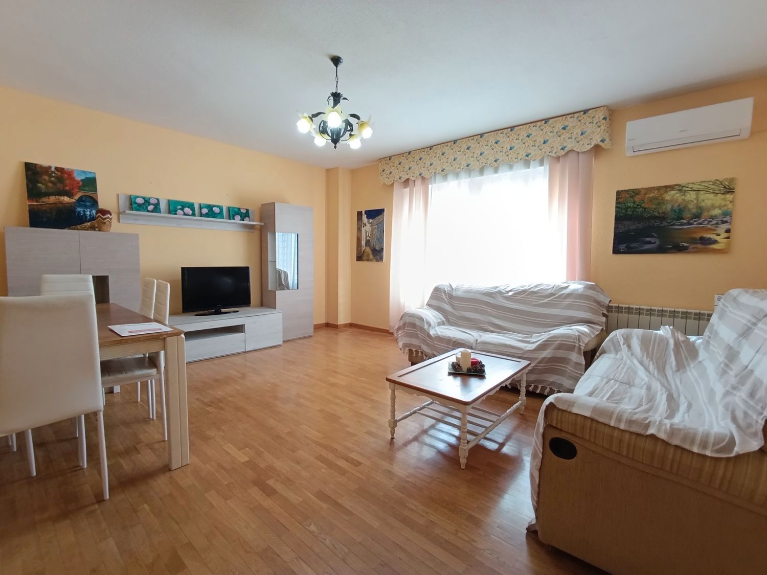 Living room of Flat for sale in Ciudad Real Capital  with Air Conditioner, Heating and Community pool