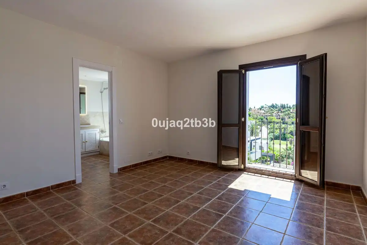Habitación de Casa adosada de alquiler en Estepona con Aire acondicionado, Jardín privado y Terraza