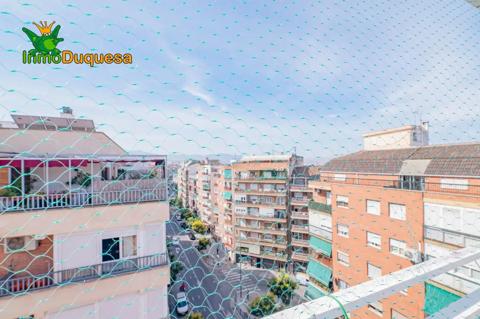 Vista exterior de Àtic en venda en Granada amb Aire condicionat, Calefacció i Terrassa