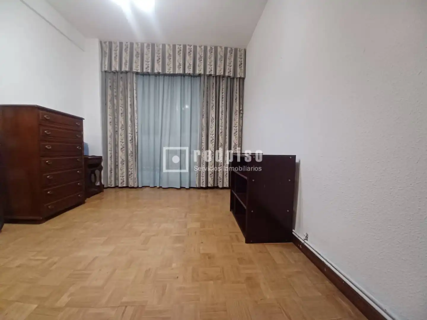 Bedroom of Flat for sale in Madrid  with Air Conditioner, Heating and Parquet flooring