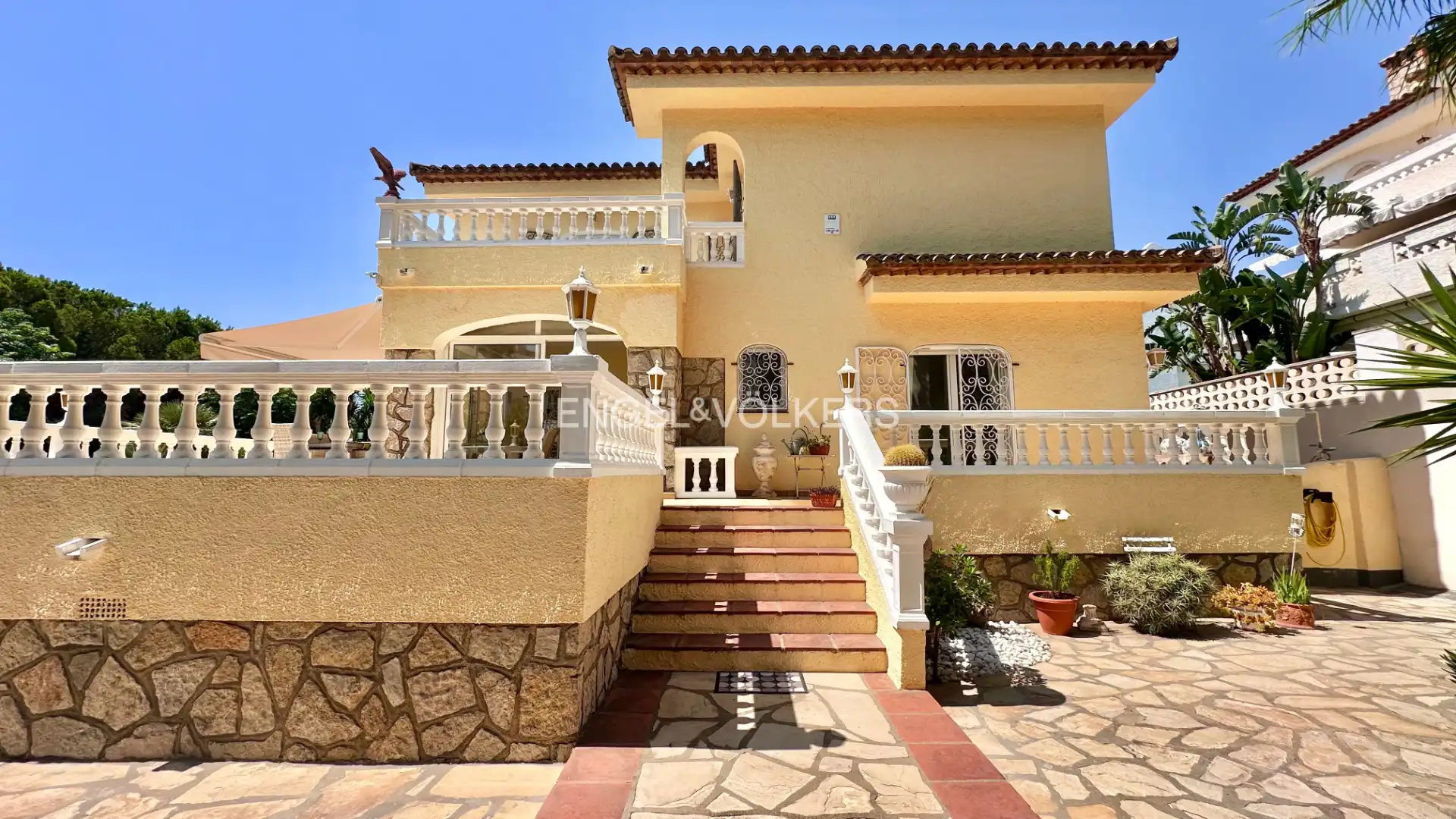 Vista exterior de Casa o chalet en venta en Mont-roig del Camp con Aire acondicionado, Calefacción y Jardín privado