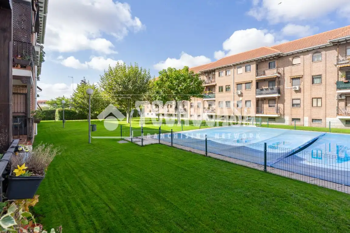 Piscina de Piso en venta en Colmenar Viejo con Aire acondicionado y Piscina comunitaria