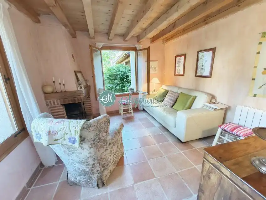 Sala de estar de Casa o chalet en venta en Escobar de Polendos con Calefacción y Trastero