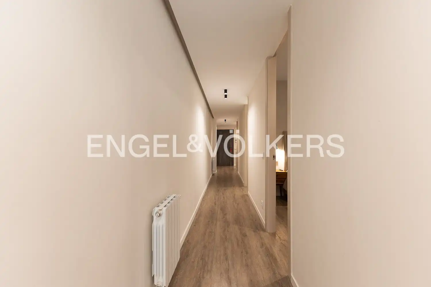 Wohnung zum Verkauf in Valencia mit Klimaanlage, Heizung und Terrasse