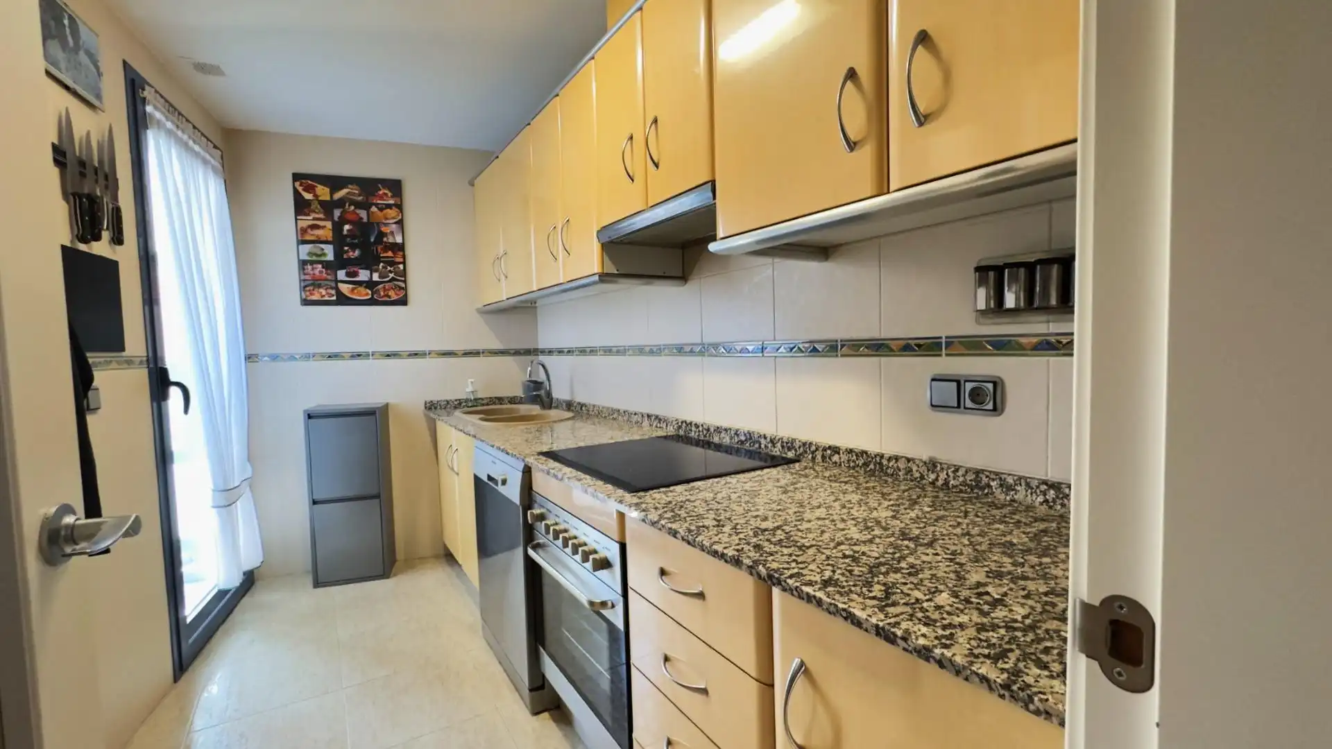 Kitchen of Flat for sale in Benidorm  with Air Conditioner, Furnished and Community pool