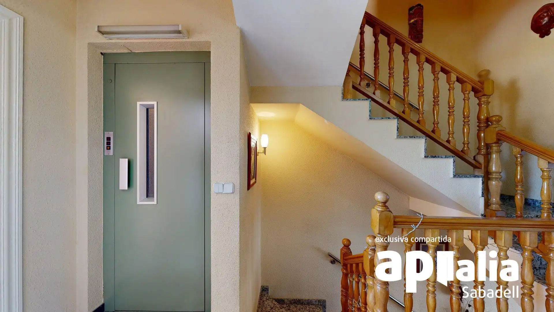 Casa adosada en venta en Barberà del Vallès con Calefacción, Terraza y Balcón