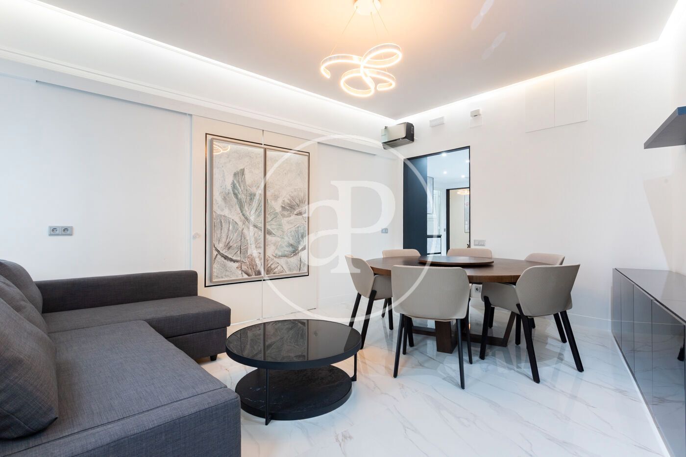 Sala de estar de Piso de alquiler en  Barcelona Capital con Aire acondicionado, Calefacción y Amueblado