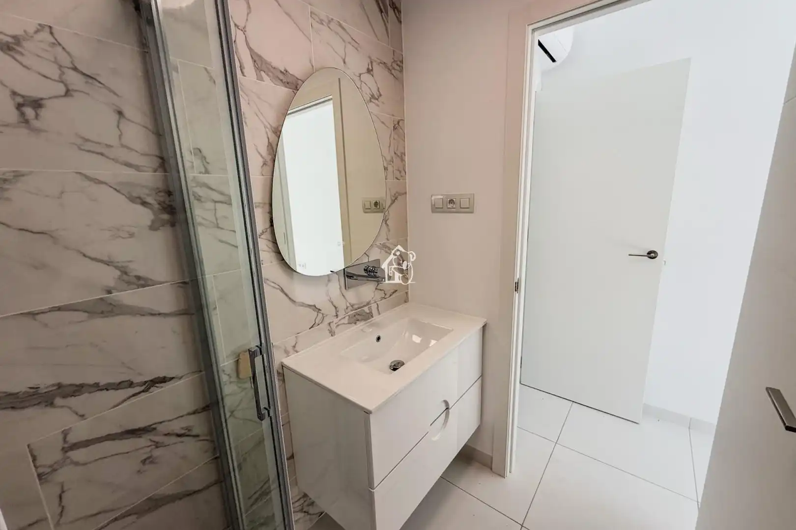 Badezimmer von Wohnungen zur Miete in San Miguel de Salinas mit Klimaanlage, Privatgarten und Terrasse