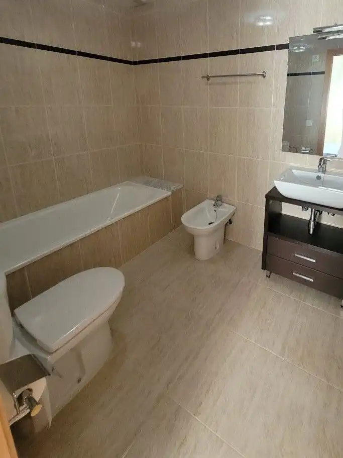 Baño de Casa adosada en venta en Almazora / Almassora con Aire acondicionado, Terraza y Balcón