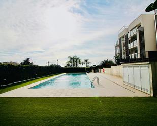 Piscina de Pis en venda en Vilanova i la Geltrú amb Aire condicionat, Calefacció i Terrassa