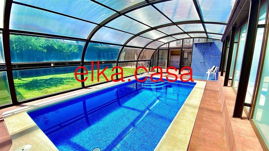 Piscina de Casa o xalet en venda en El Vendrell amb Calefacció i Jardí privat