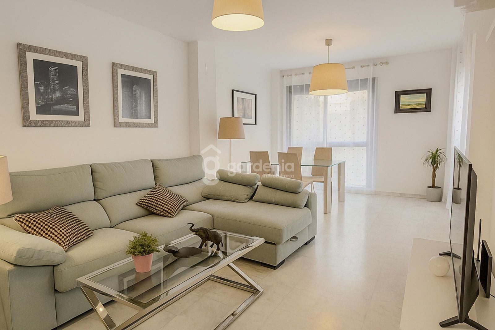 Sala d'estar de Pis de lloguer en Mairena del Aljarafe amb Aire condicionat, Calefacció i Terrassa