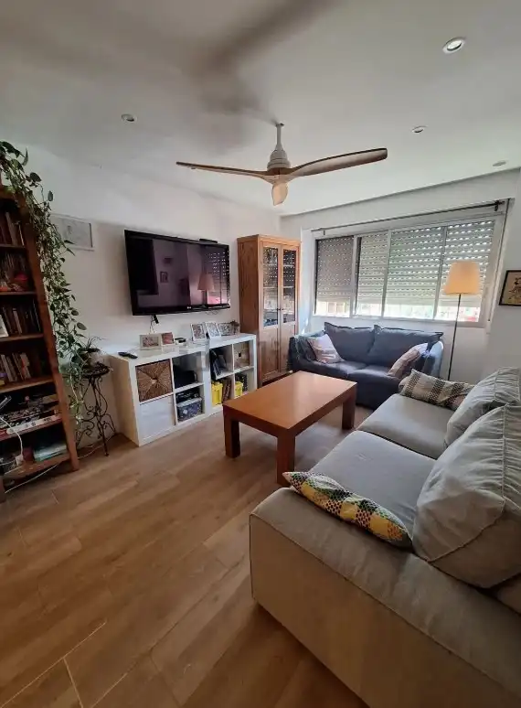 Sala d'estar de Pis en venda en Burjassot amb Aire condicionat, Parquet i Terrassa