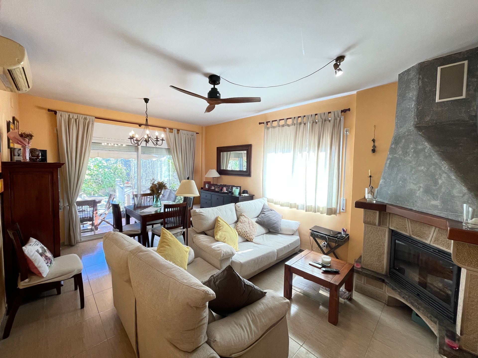 Living room of House or chalet for sale in Roquetes  with Air Conditioner and Storage room