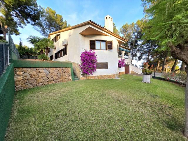 Casa-chalet en Venta en Montornés - Las Palmas - El Refugio