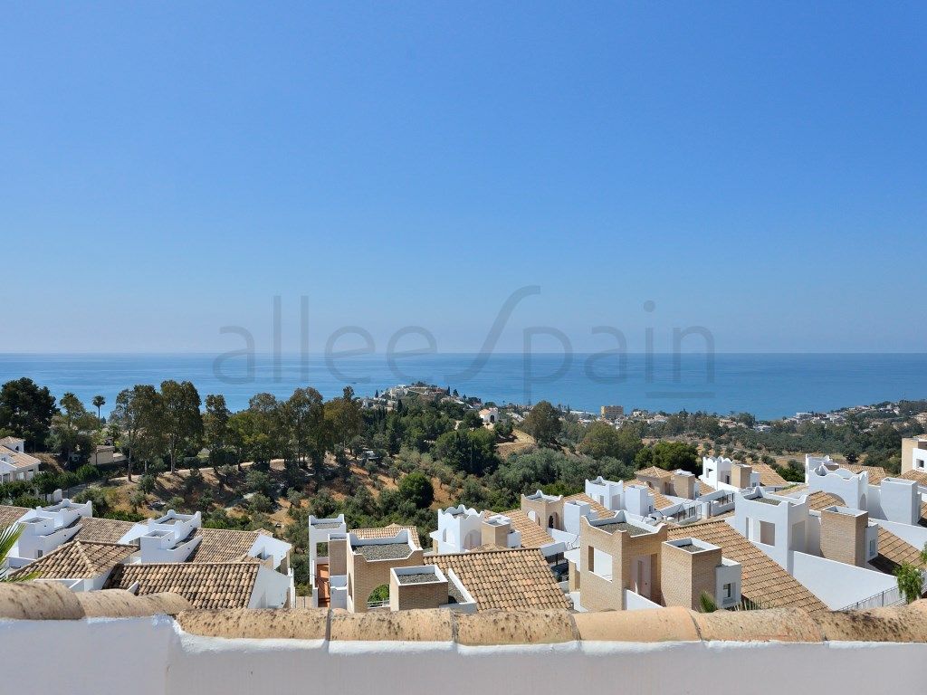 Vista exterior de Casa o xalet de lloguer en Benalmádena