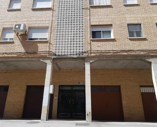 Vista exterior de Pis en venda en Mondéjar amb Terrassa