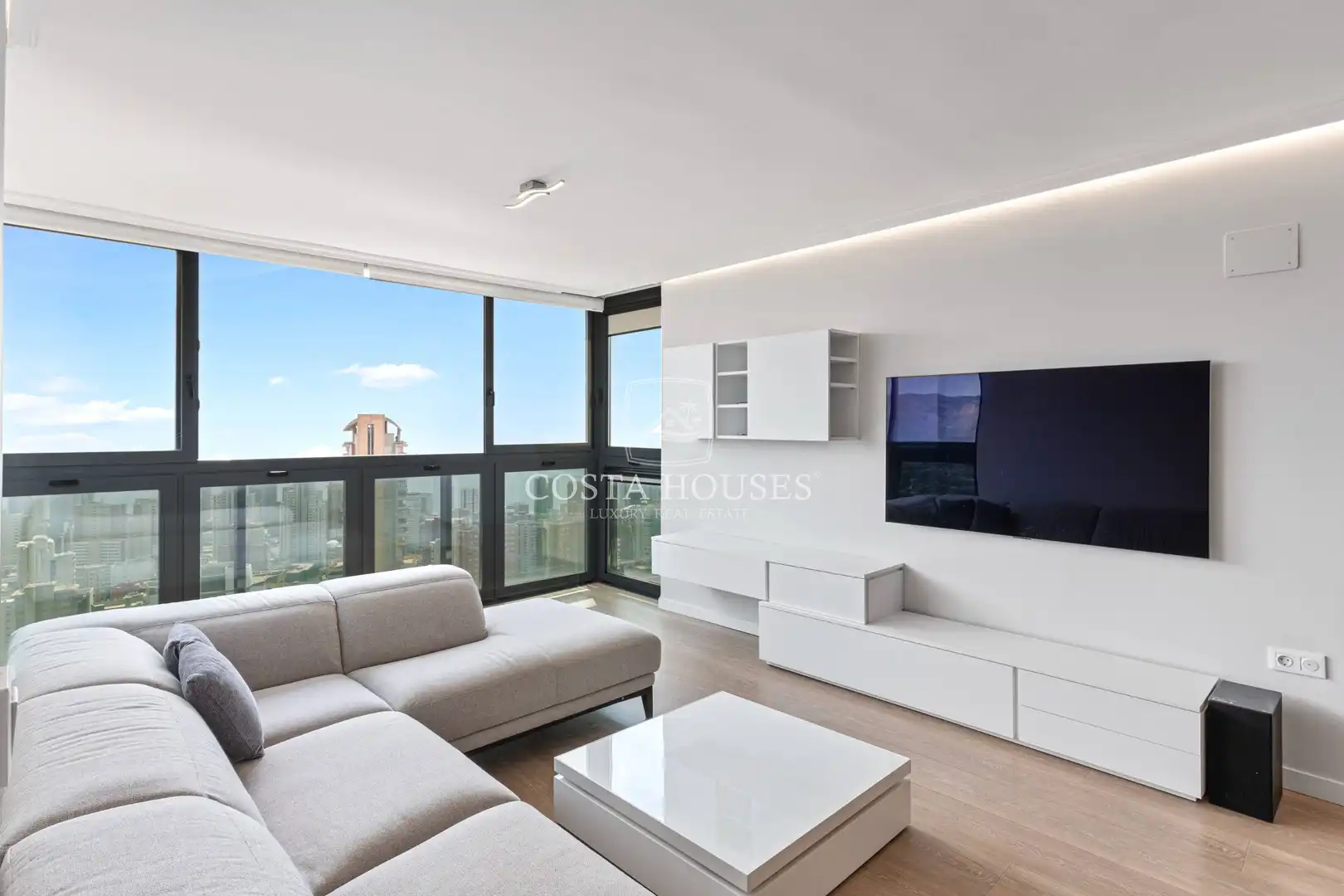 Living room of Attic for sale in Benidorm  with Air Conditioner, Private garden and Terrace