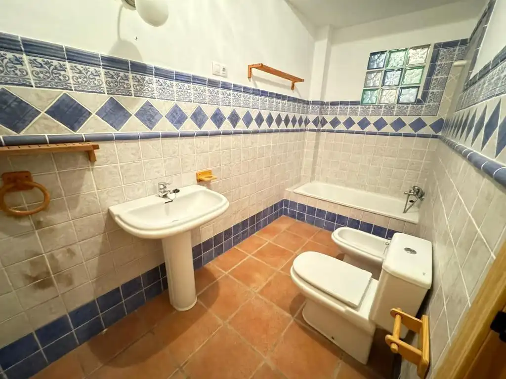 Badezimmer von Wohnung zum Verkauf in Cañete la Real mit Terrasse