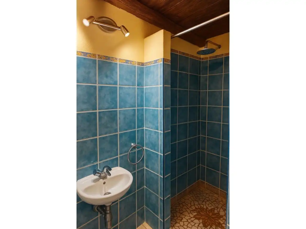 Bany de Casa o xalet en venda en Adeje amb Jardí privat, Terrassa i Moblat
