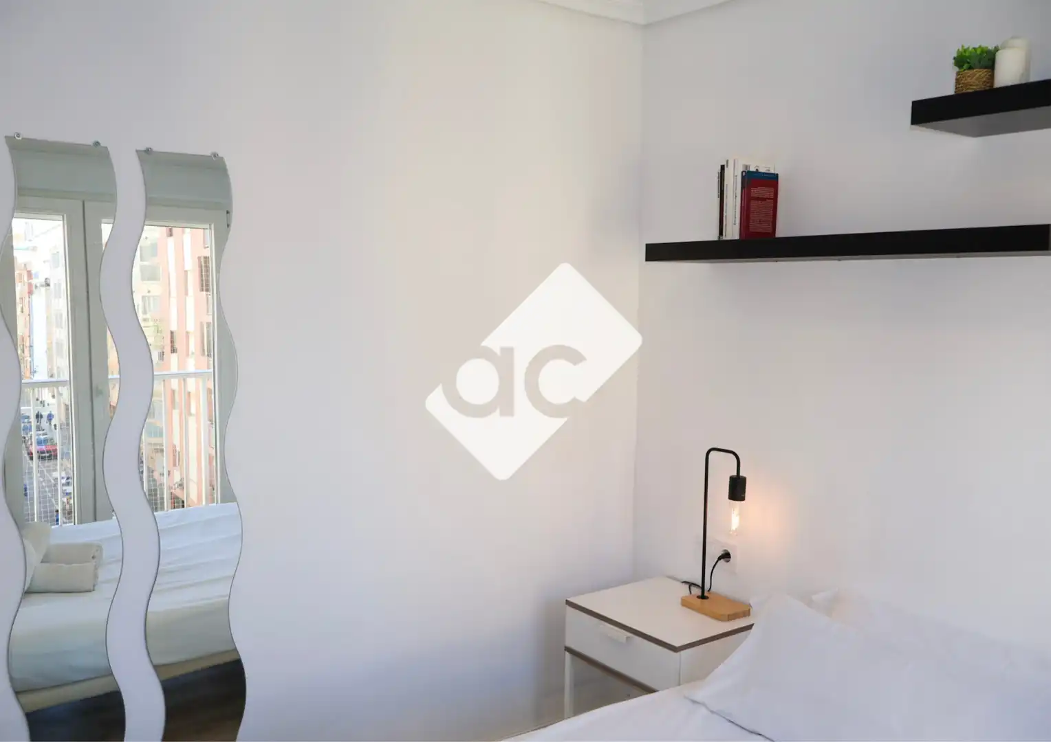 Habitación de Apartamento de alquiler en Valencia con Aire acondicionado, Calefacción y Parquet