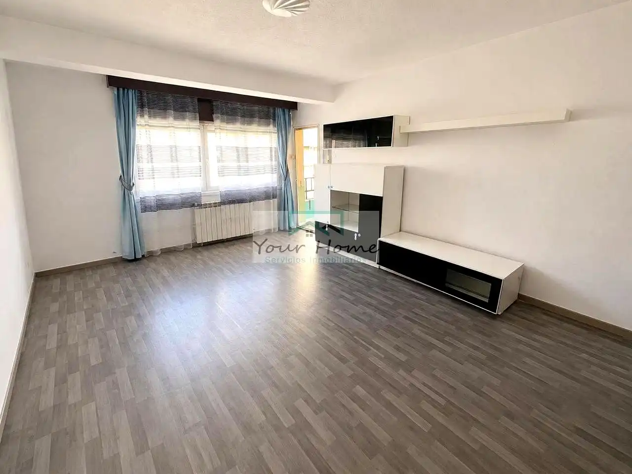 Sala de estar de Piso en venta en Torrejón de Ardoz con Calefacción, Terraza y Amueblado