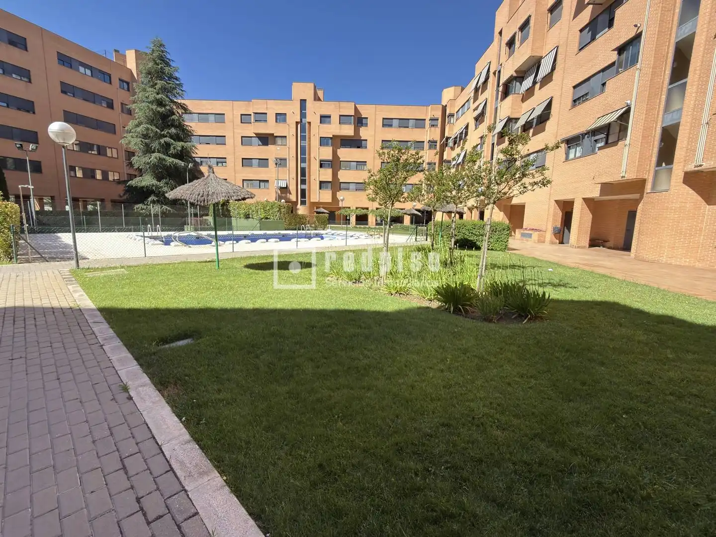 Vista exterior de Pis en venda en Madrid amb Aire condicionat, Calefacció i Jardí privat
