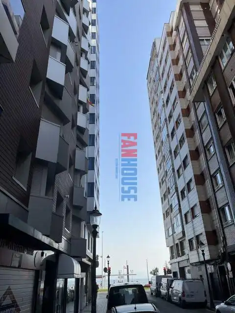 Vista exterior de Pis de lloguer en Gijón  amb Calefacció