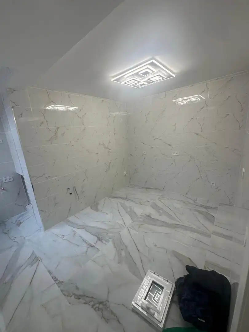 Badezimmer von Wohnungen zum Verkauf in Alicante / Alacant mit Klimaanlage und Heizung