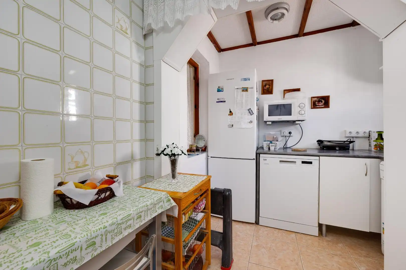 Cuina de Casa o xalet en venda en Torrevieja amb Jardí privat, Traster i Moblat