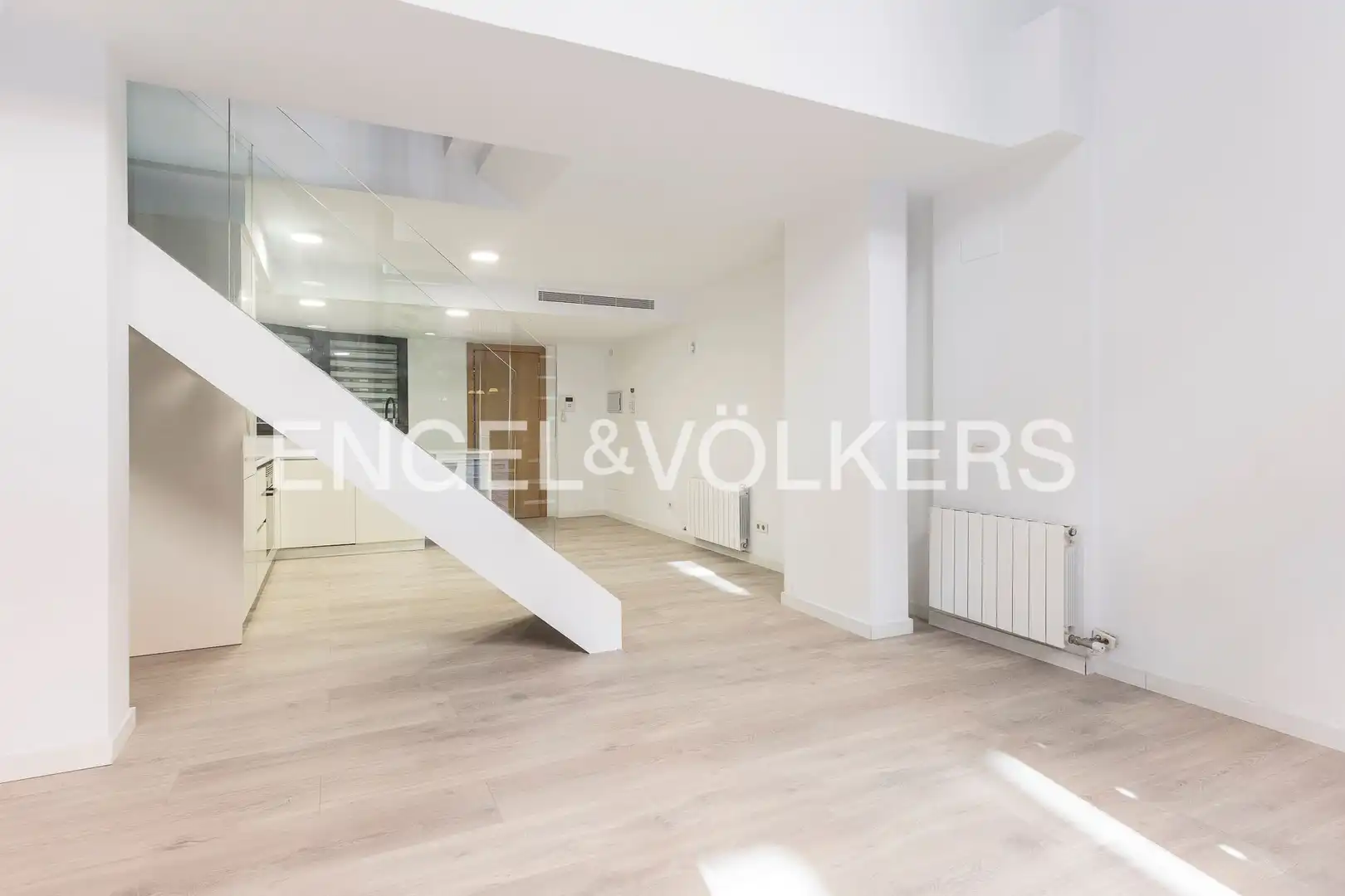Dúplex en venta en  Barcelona Capital con Aire acondicionado, Calefacción y Jardín privado