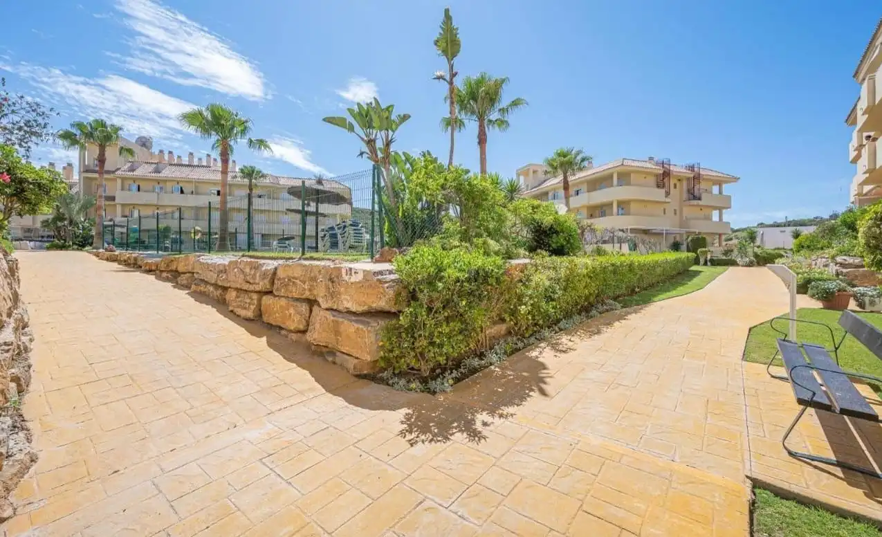 Vista exterior de Apartament en venda en Manilva amb Aire condicionat, Terrassa i Traster