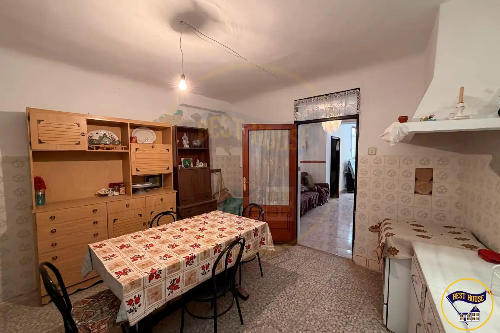 Menjador de Finca rústica en venda en Mira amb Terrassa, Traster i Moblat