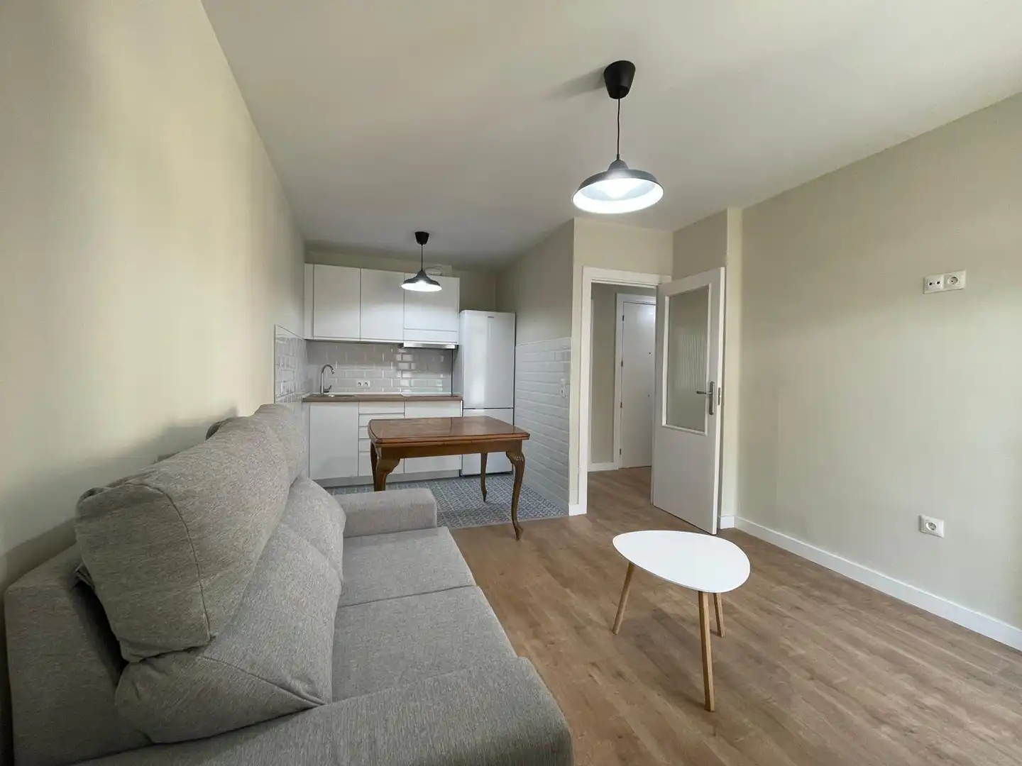 Habitación en CLAVELES, Zona Alta