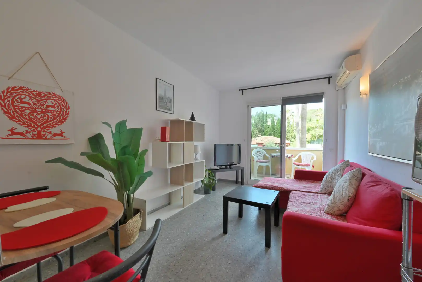 Sala d'estar de Dúplex en venda en Marbella amb Aire condicionat, Terrassa i Piscina