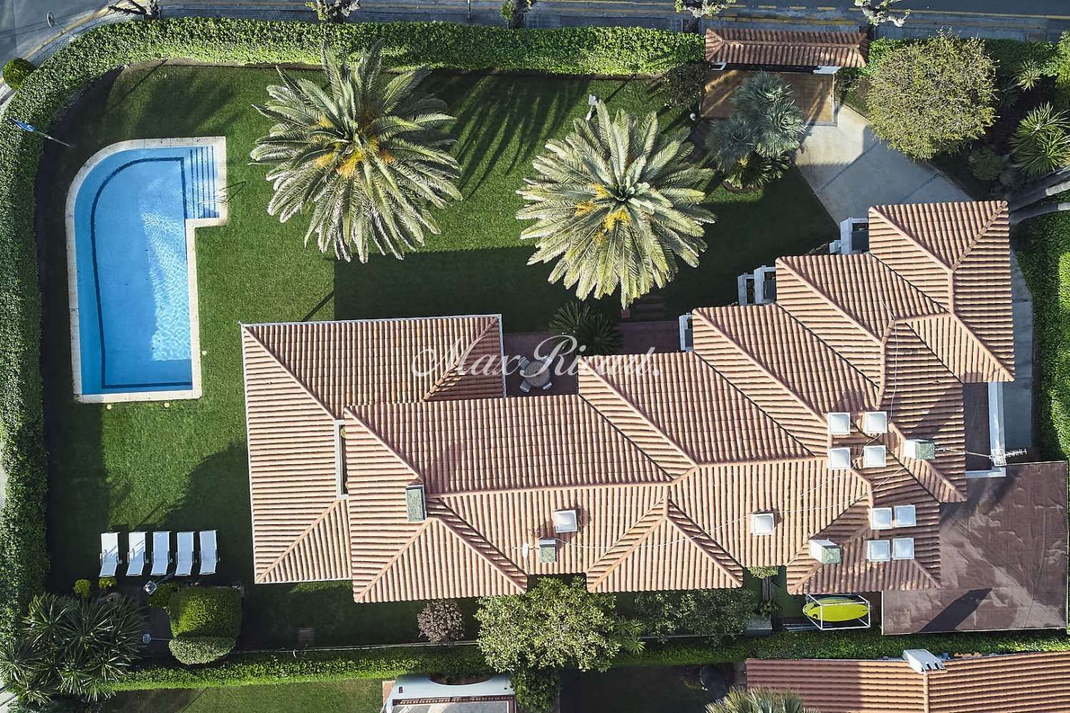 Exterior view of House or chalet for sale in Sitges  with Air Conditioner, Heating and Terrace