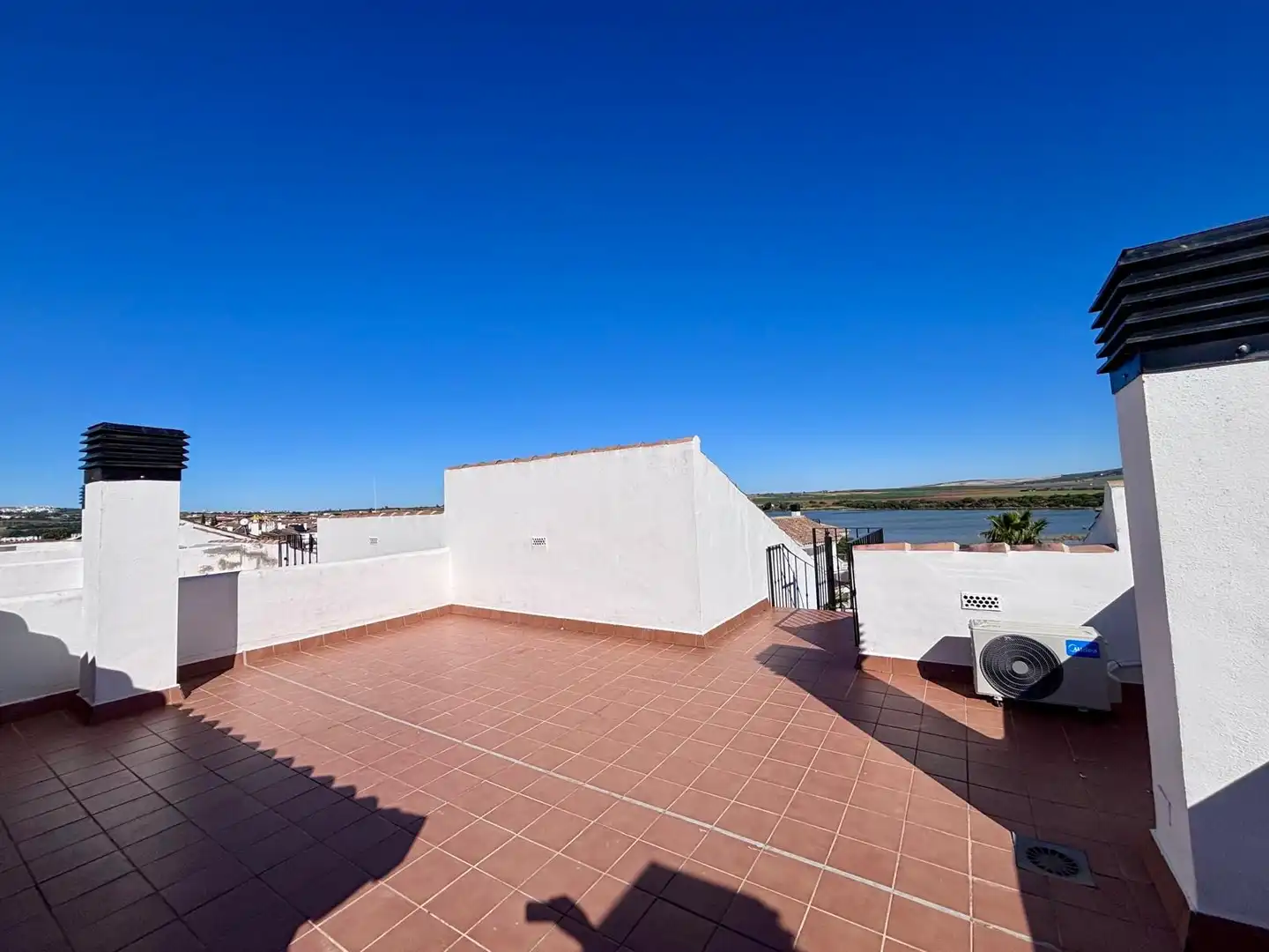 Terrasse von Dachboden zum Verkauf in Arcos de la Frontera mit Terrasse, Möbliert und Ofen