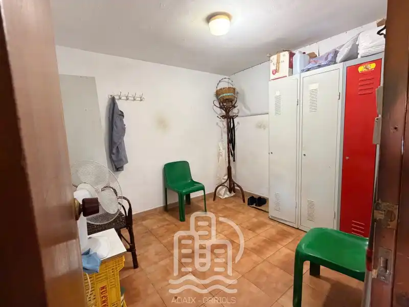 Local en traspaso en Calle la Nucia, -1, Urbanizaciones