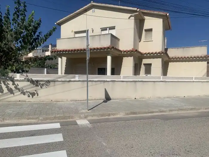 Casa en venda a Josep M Biarnes