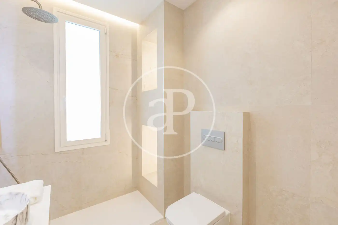 Baño de Piso en venta en Madrid con Aire acondicionado y Calefacción
