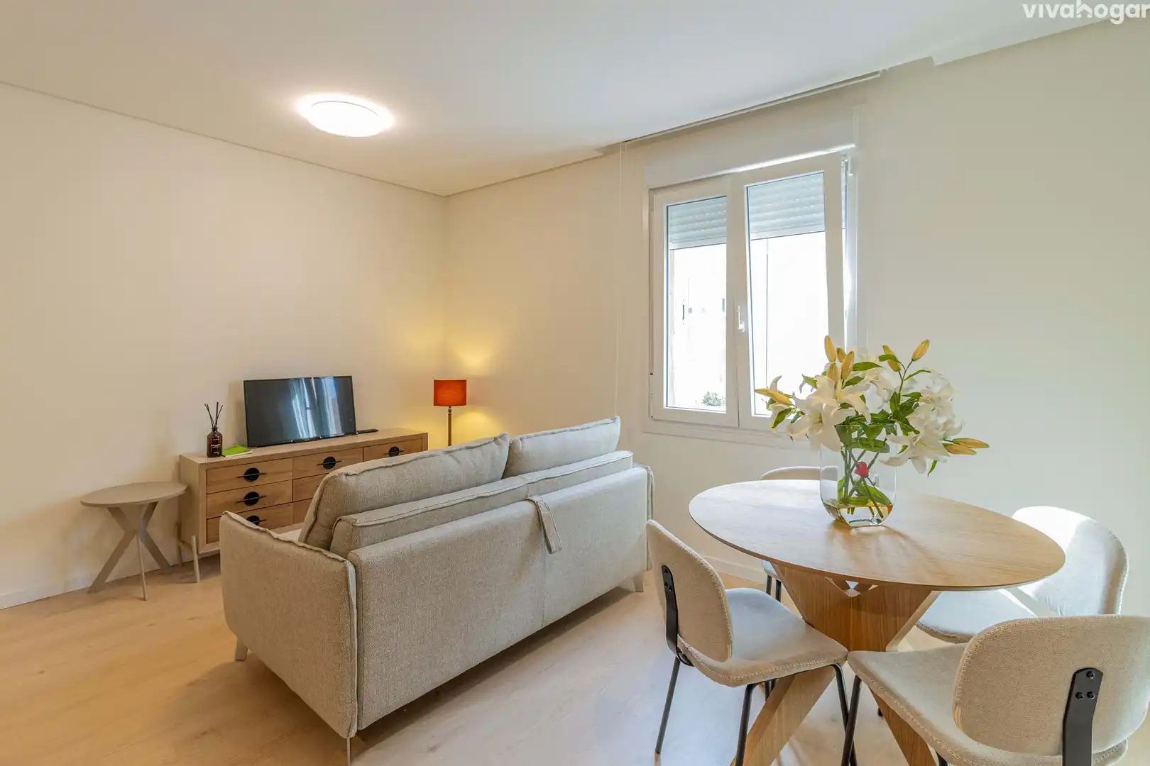 Living room of Flat for sale in Madrid  with Air Conditioner, Heating and Furnished