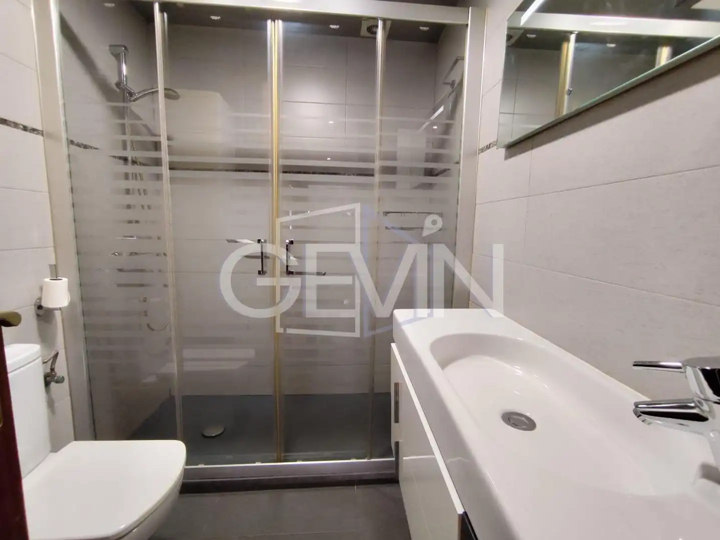 Baño de Piso en venta en La Llagosta con Calefacción