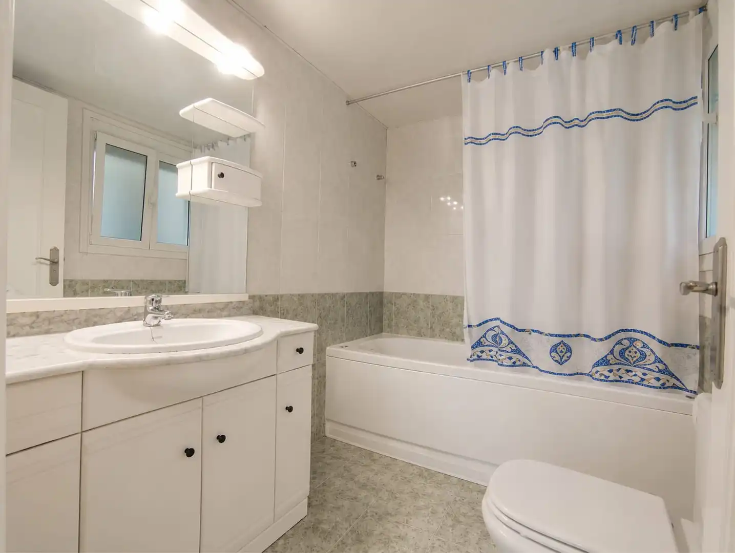 Baño de Piso en venta en Ripollet con Aire acondicionado, Calefacción y Parquet