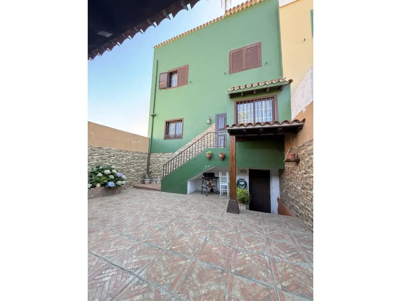 Vista exterior de Casa adosada en venda en San Cristóbal de la Laguna amb Jardí privat, Parquet i Terrassa