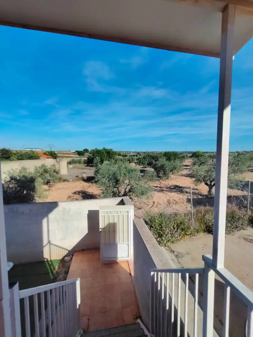Casa adosada en venta en Casas de Juan Núñez