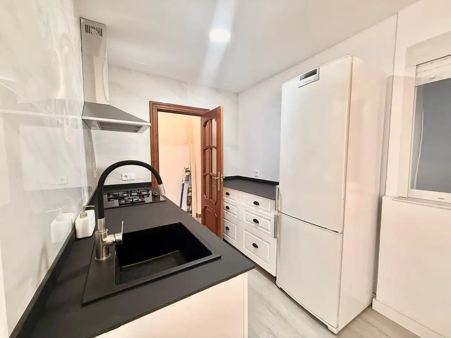 Cuina de Apartament de lloguer en Alicante / Alacant amb Aire condicionat, Moblat i Balcó