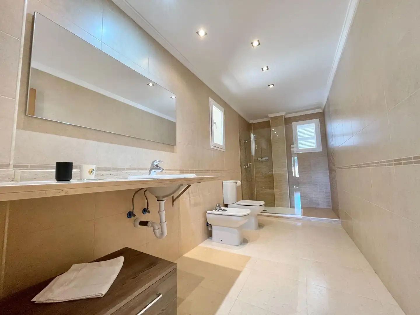 Badezimmer von Haus oder Chalet zum Verkauf in Llucmajor mit Klimaanlage, Privatgarten und Balkon