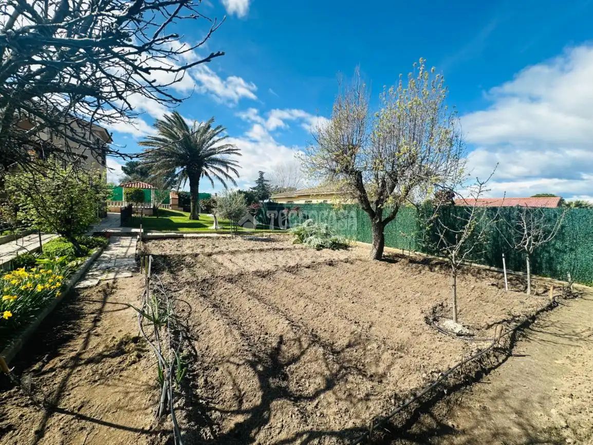 Casa o chalet en venta en Escalona con Calefacción, Piscina y Amueblado