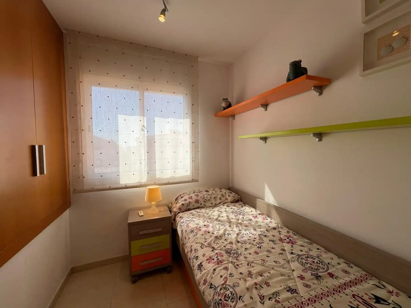 Schlafzimmer von Einfamilien-Reihenhaus zum Verkauf in El Vendrell mit Klimaanlage, Heizung und Terrasse